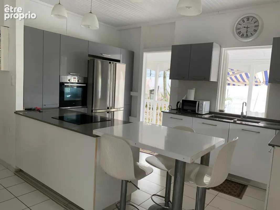 A vendre villa t7 - 190 m2 - vue mer & montagne - lamentin - photo 8