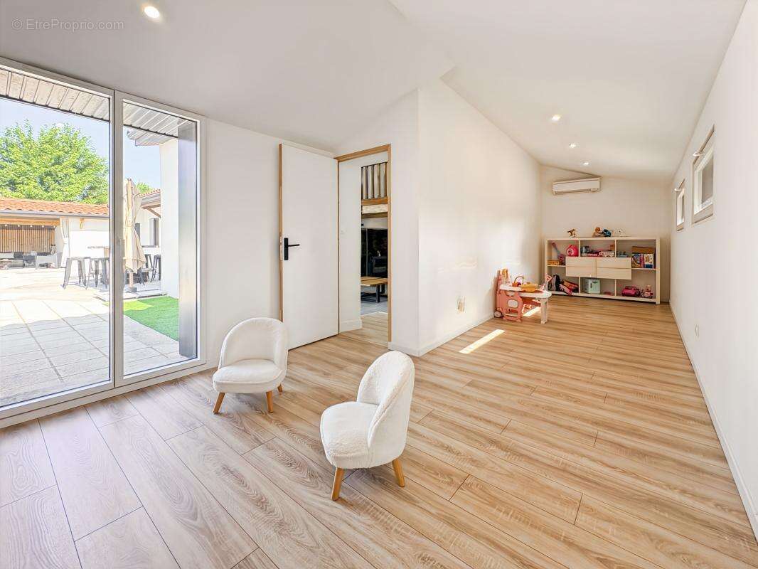 Maison rénovée de plain-pied avec piscine - 4 chambres - Livron-sur-Drôme - photo 10