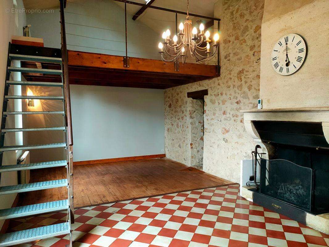 Maison 125 m² + dependance 115 m² + chalet 20 m² + piscine avec terrain 4387 m² - photo 5