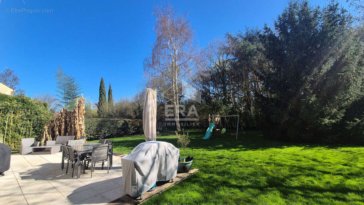 Maison à BRIE-COMTE-ROBERT