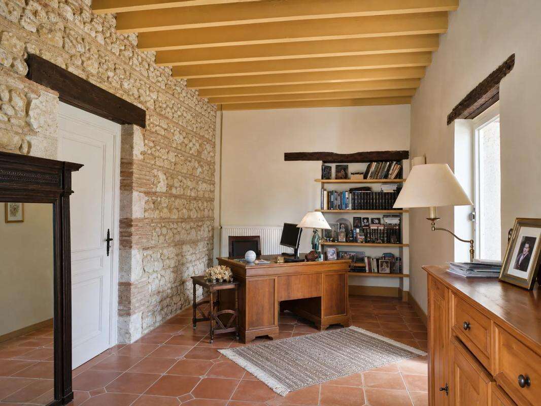 Propriété de 12 pièces de 820 m² à Samazan - photo 16