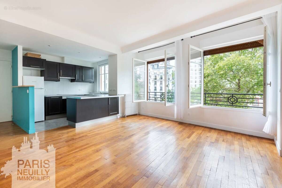 Appartement à PARIS-16E