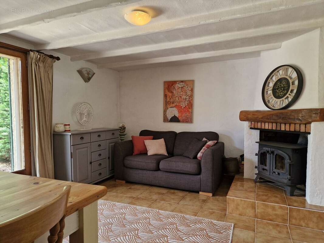 Maison 4 chambres, dépendance, piscine et jardin proche du village. - photo 16