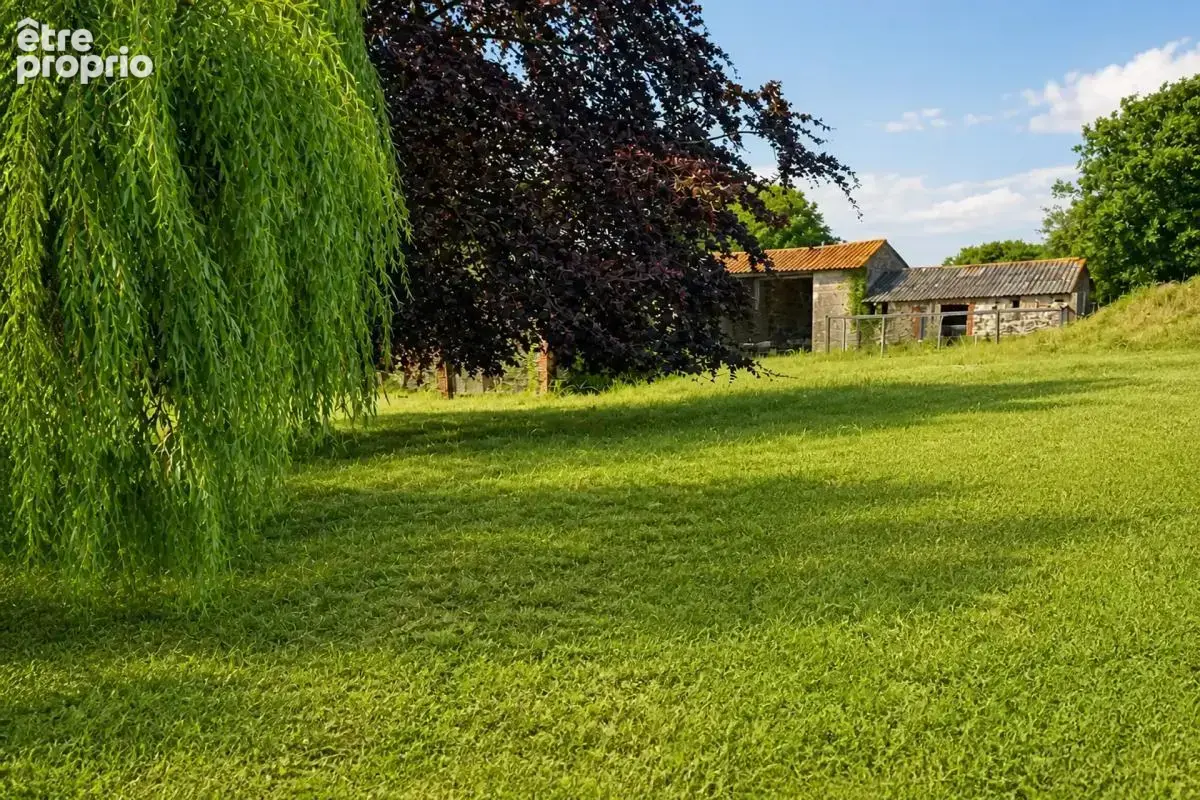 Maison à SAINT-MACAIRE-DU-BOIS