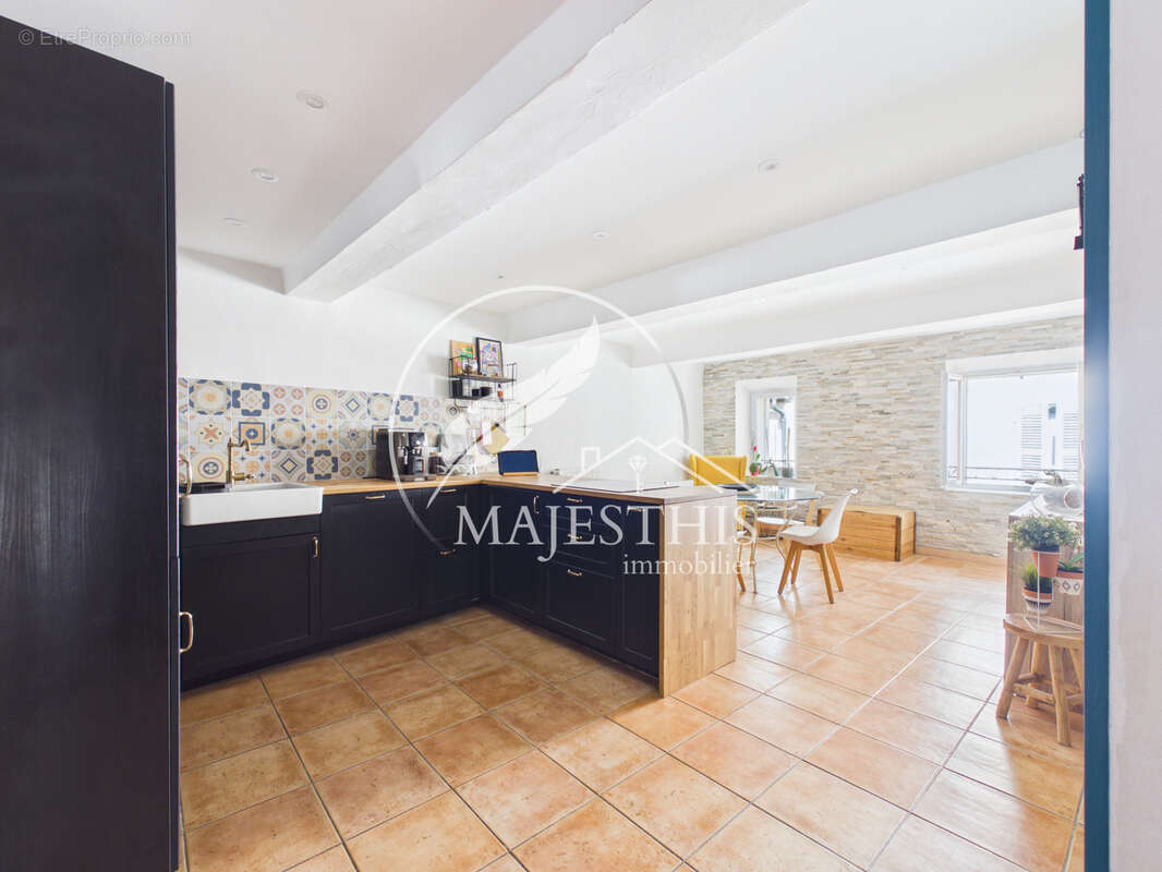 Magnifique duplex T4 de 90,62m2 à SOLLIES PONT avec terrasse Tropezienne. - photo 5