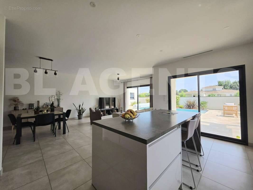 20250612_160255 - Maison à LA TOUR-DU-CRIEU