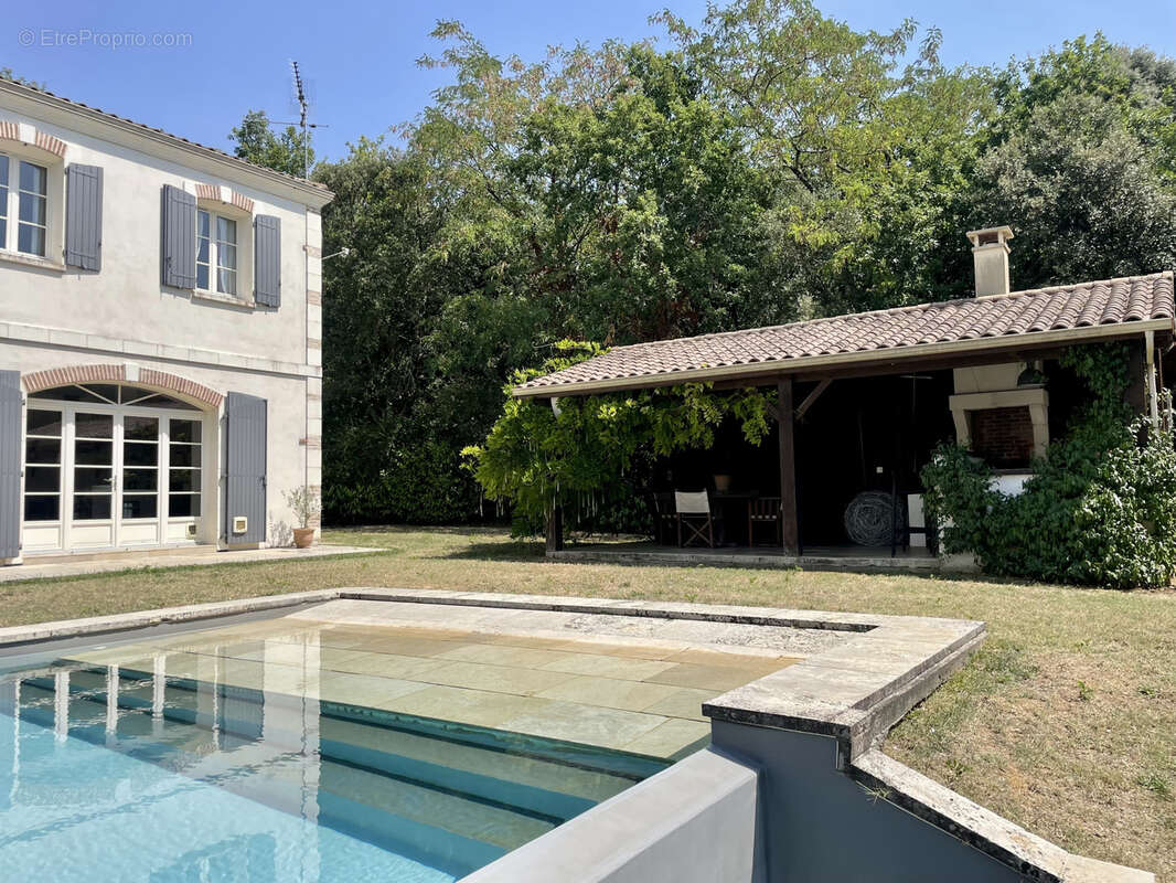 Maison à SAINT-YRIEIX-SUR-CHARENTE