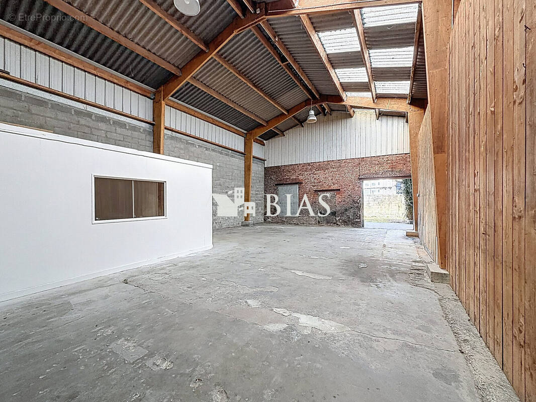 Commerce à MONTVILLE