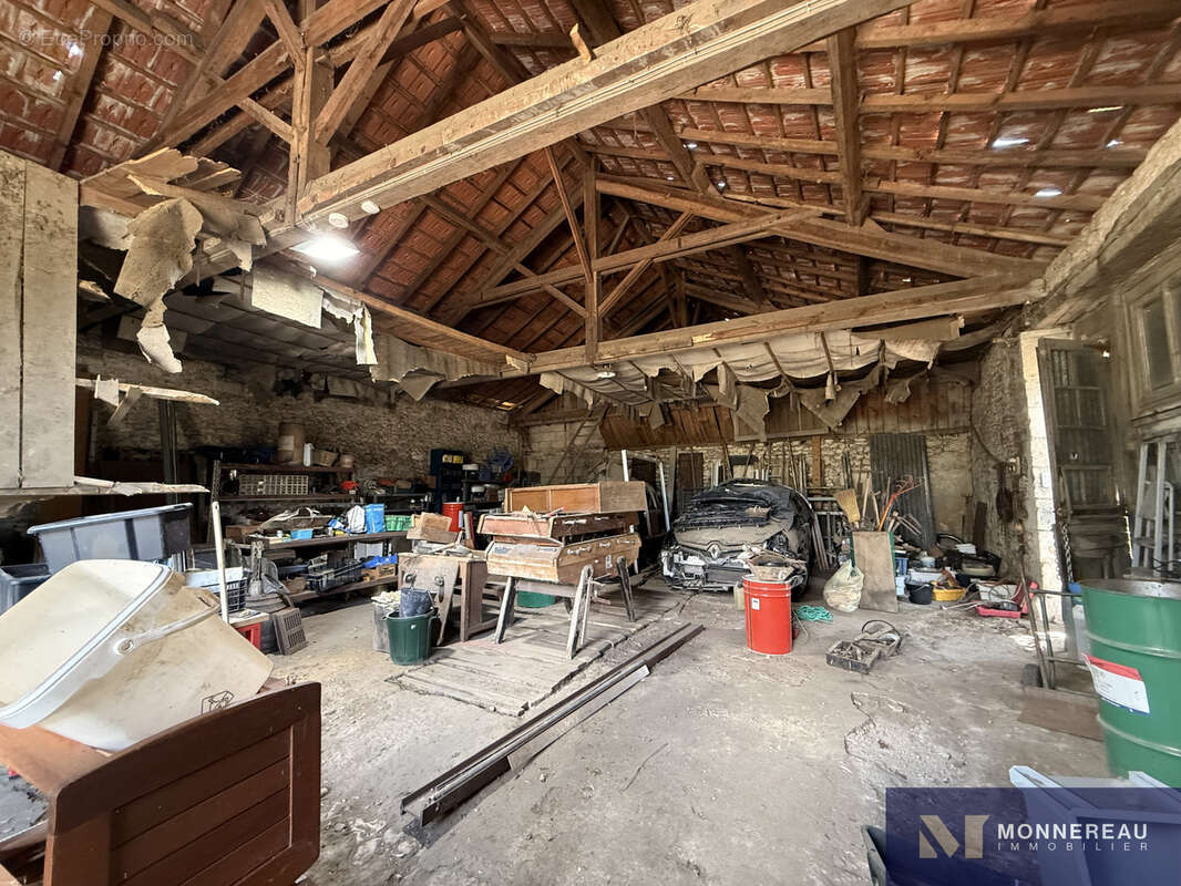 Batisse en pierre a renover - photo 15