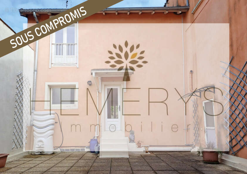 Appartement à FONTAINES-SUR-SAONE