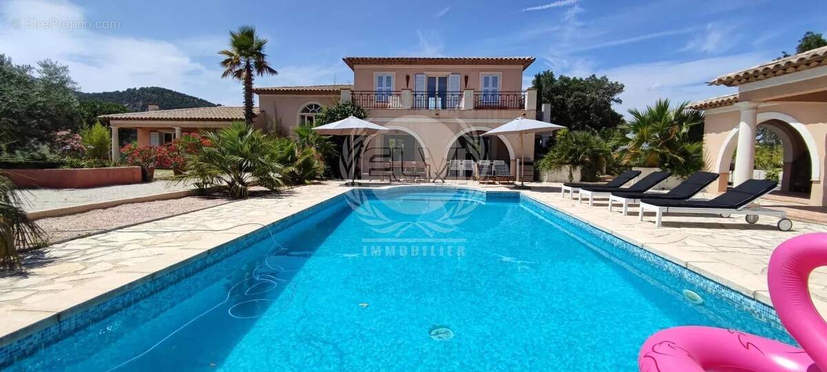 Maison à PLAN-DE-LA-TOUR