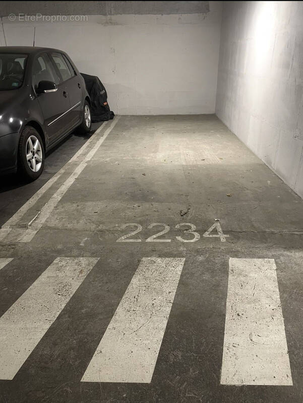 Autre à PARIS-18E