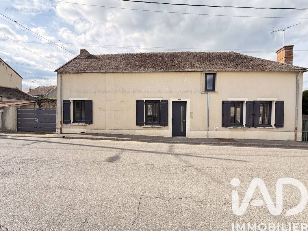 Photo 1 - Maison à VILLE-SAINT-JACQUES