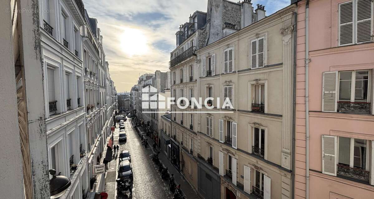 Appartement à PARIS-18E