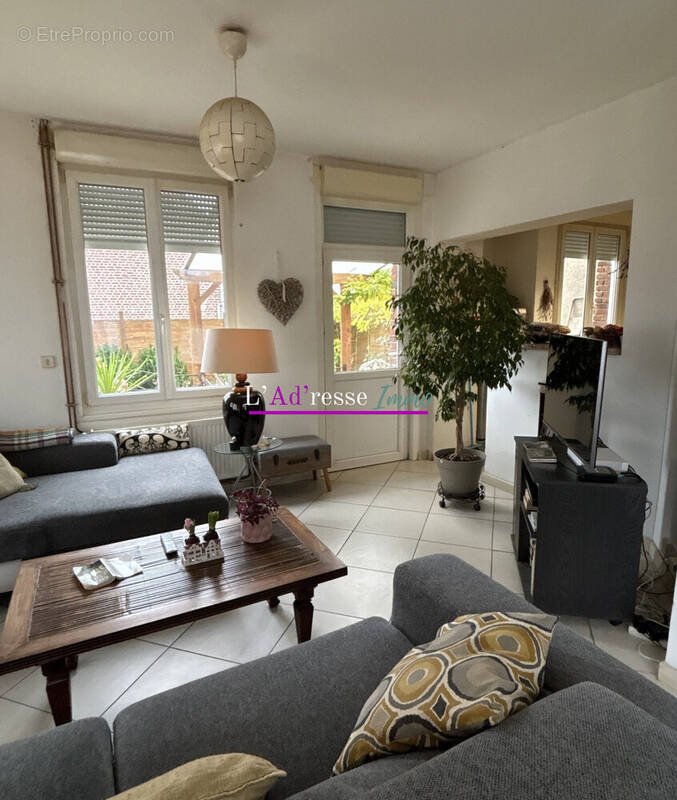 Maison à CROISILLES