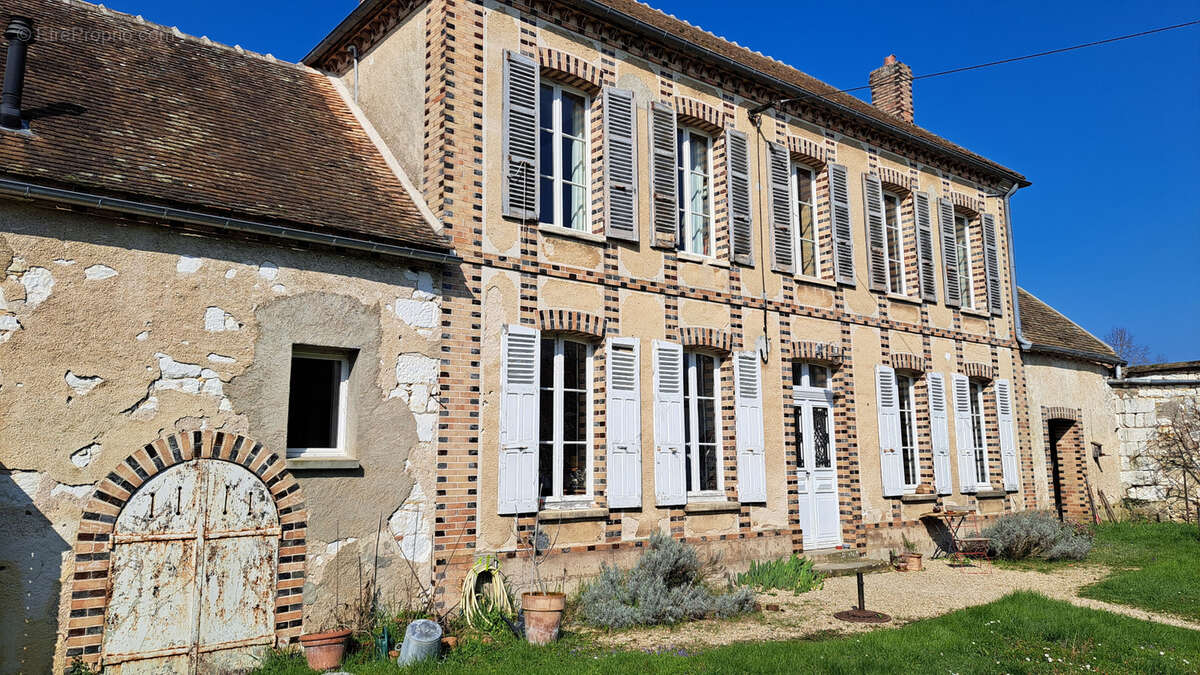 Maison à PONT-SUR-YONNE