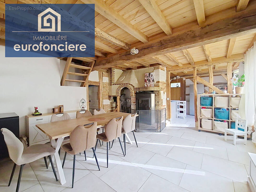 Maison à SAINT-JEAN-DE-BONNEVAL