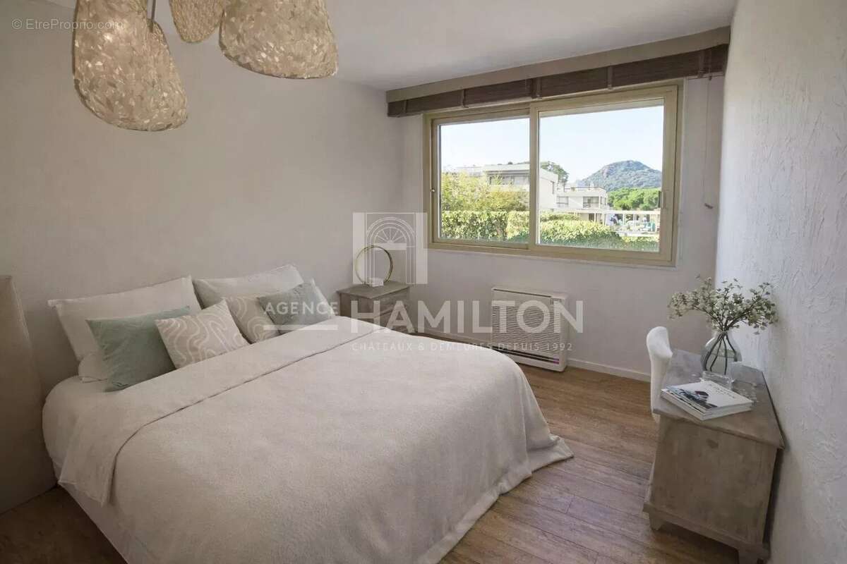 Appartement à MANDELIEU-LA-NAPOULE