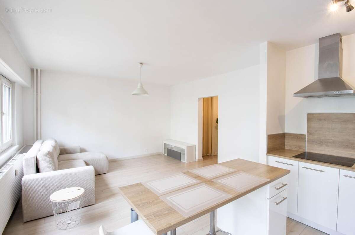 Appartement À Vendre - photo 2