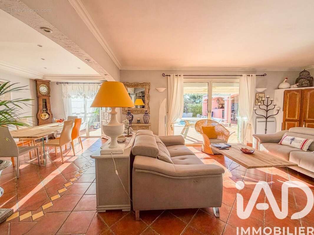 Photo 4 - Maison à LES ISSAMBRES