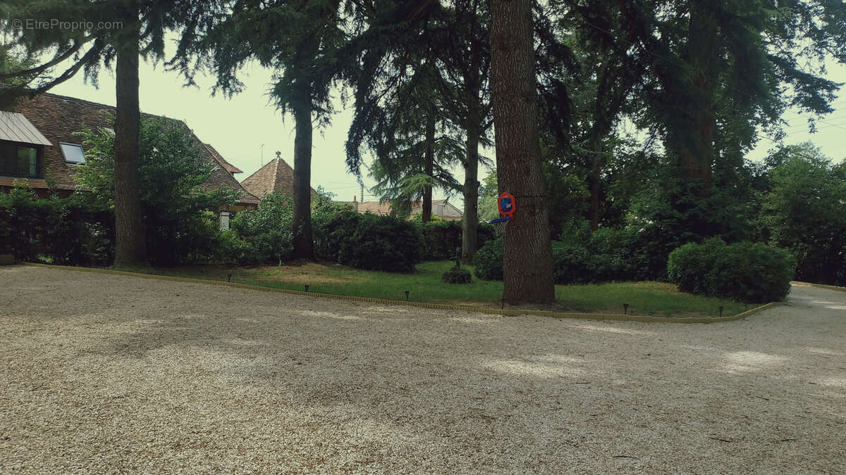 CHARMANTE PROPRIETE avec parc en plein centre de Bergerac - photo 19
