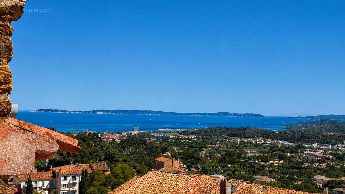 Maison à BORMES-LES-MIMOSAS