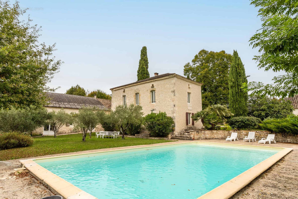 Maison à MONTCUQ