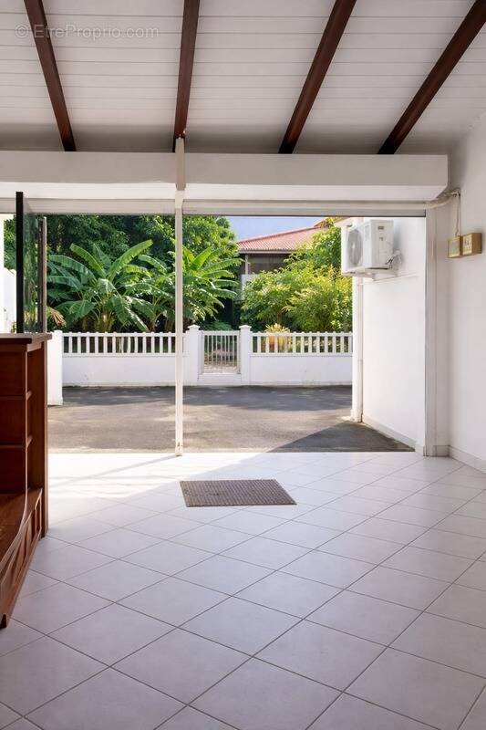 Maison à BASSE-TERRE