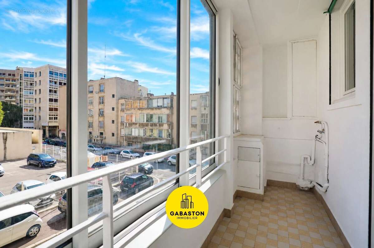 Appartement à MARSEILLE-2E