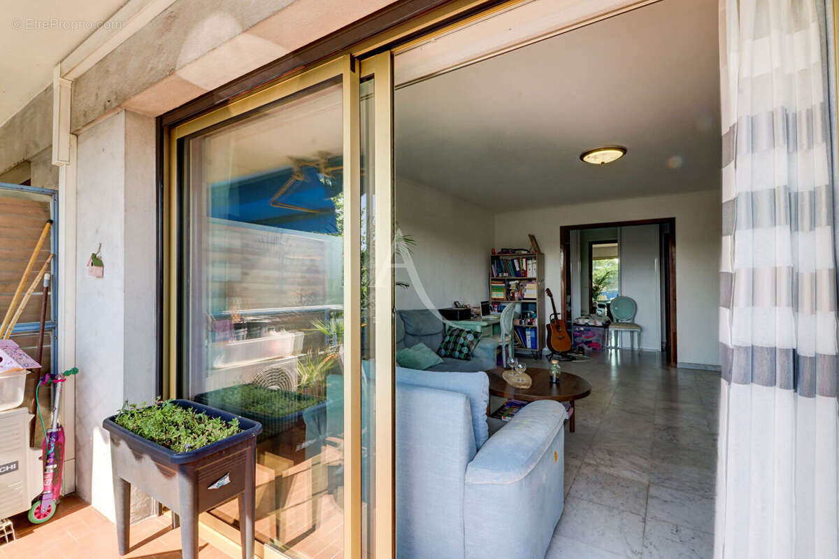 Appartement à MANDELIEU-LA-NAPOULE