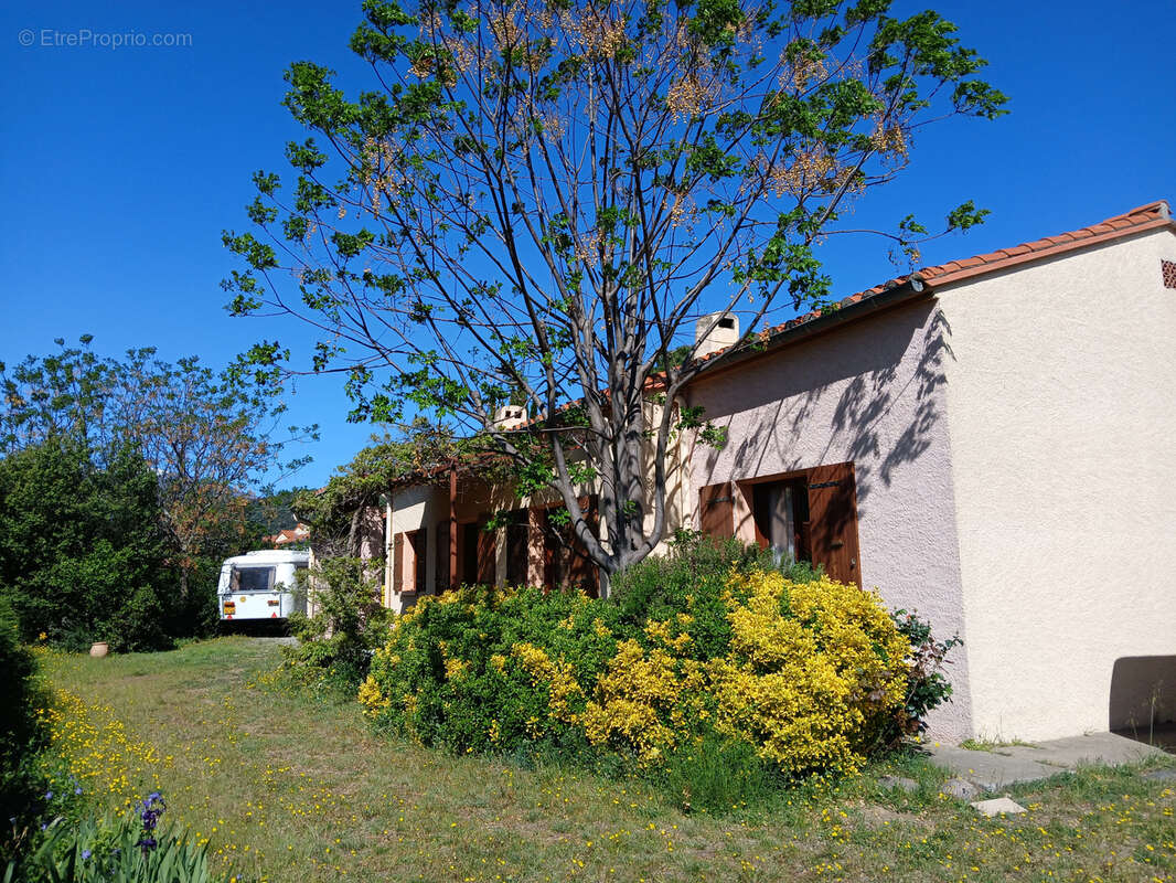 Maison à REYNES