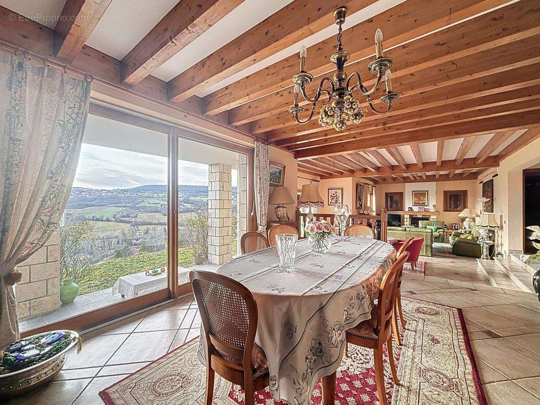 Maison à LA ROCHE-BLANCHE