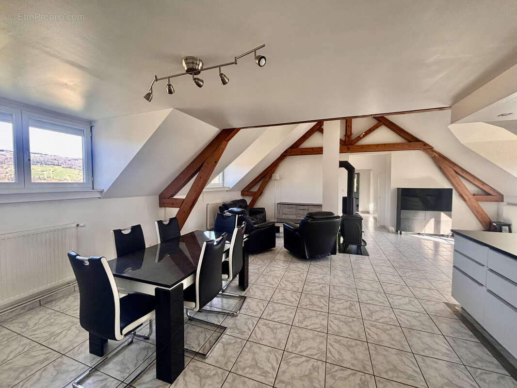 Appartement à LES ECHELLES