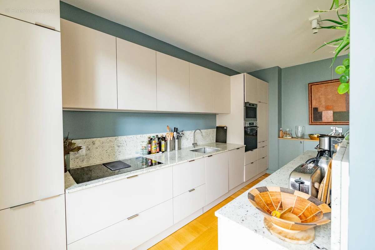 Cœur de Passy, bel appartement rénové, au calme, très lumineux,  jolie vue dégagée, ambiance village - photo 7