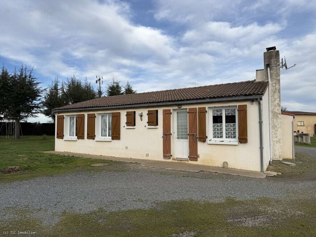 Maison à RUFFEC