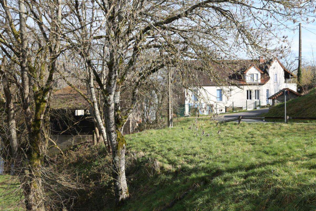 Maison à SAINT-NIZIER-SUR-ARROUX