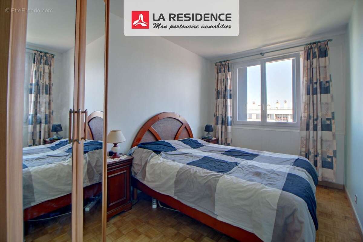 Appartement 64 m² à Les Clayes-Sous-Bois  - photo 4