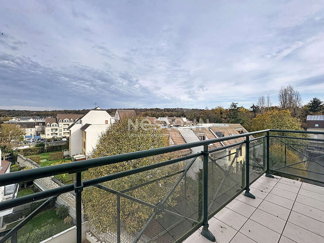 Appartement à LAMORLAYE