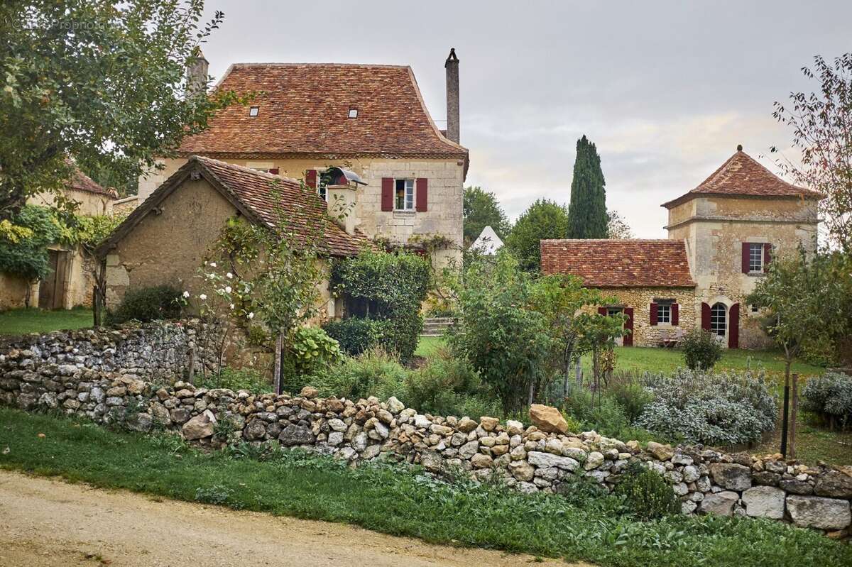 Maison à MONTAGNAC-LA-CREMPSE