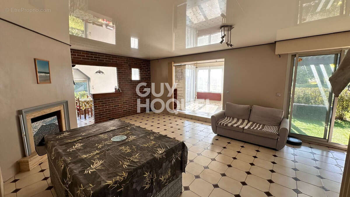 Maison à MAREST-SUR-MATZ