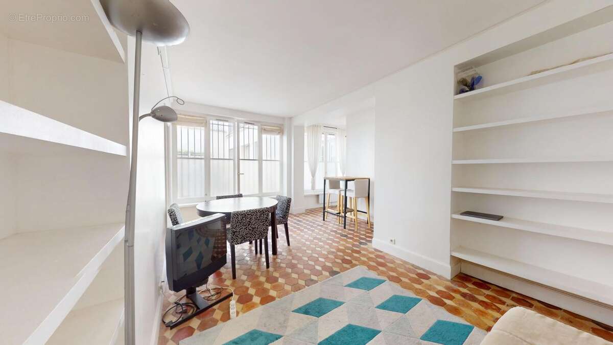 Appartement à PARIS-7E