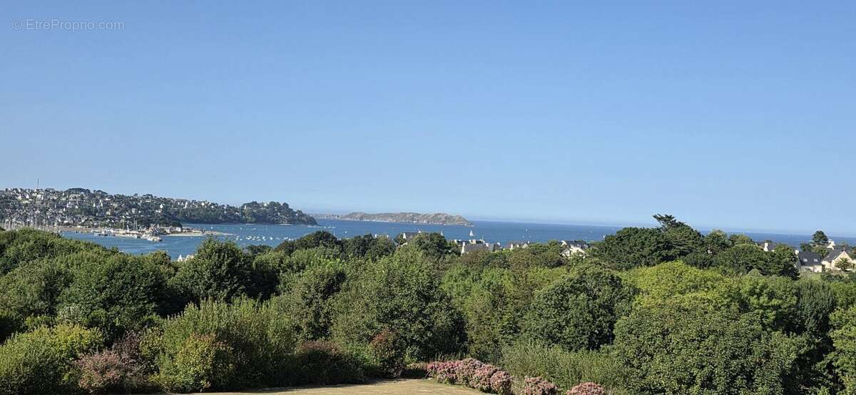Maison 234 m² à Saint-Quay-Perros  - photo 2