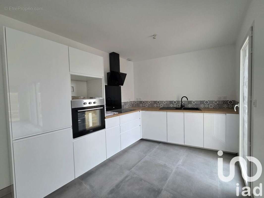 Photo 2 - Maison à POITIERS