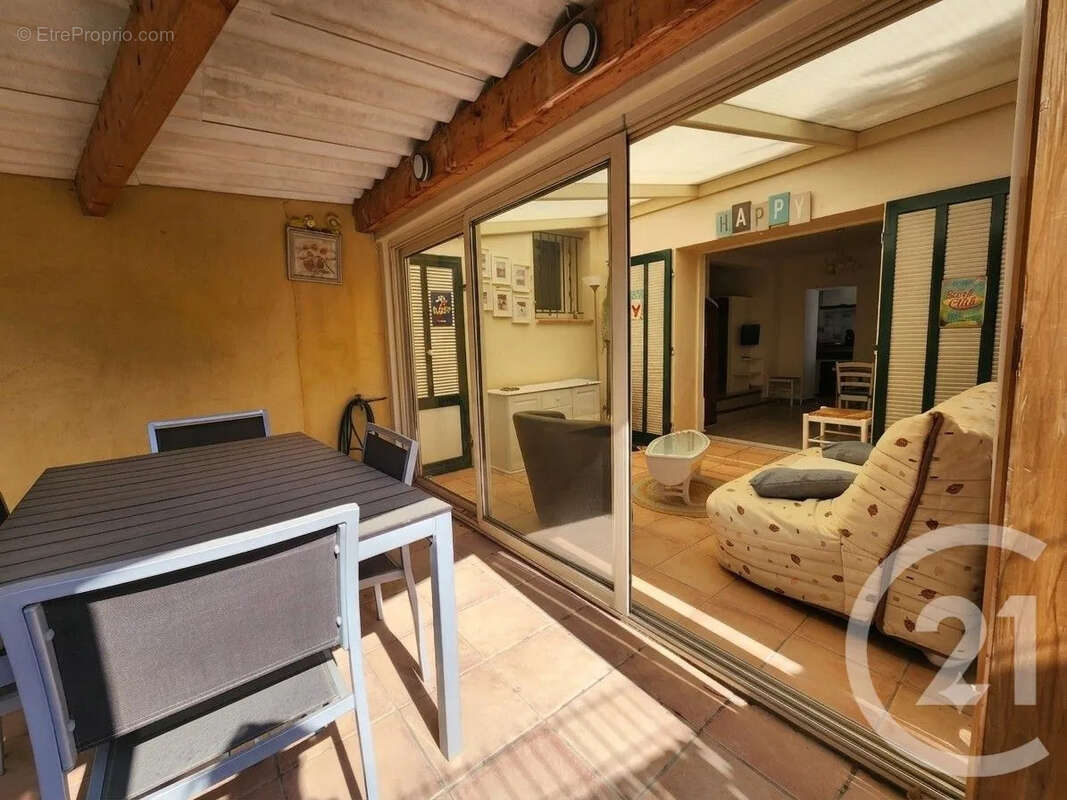 Appartement 34 m² à Six-Fours-Les-Plages  - photo 2