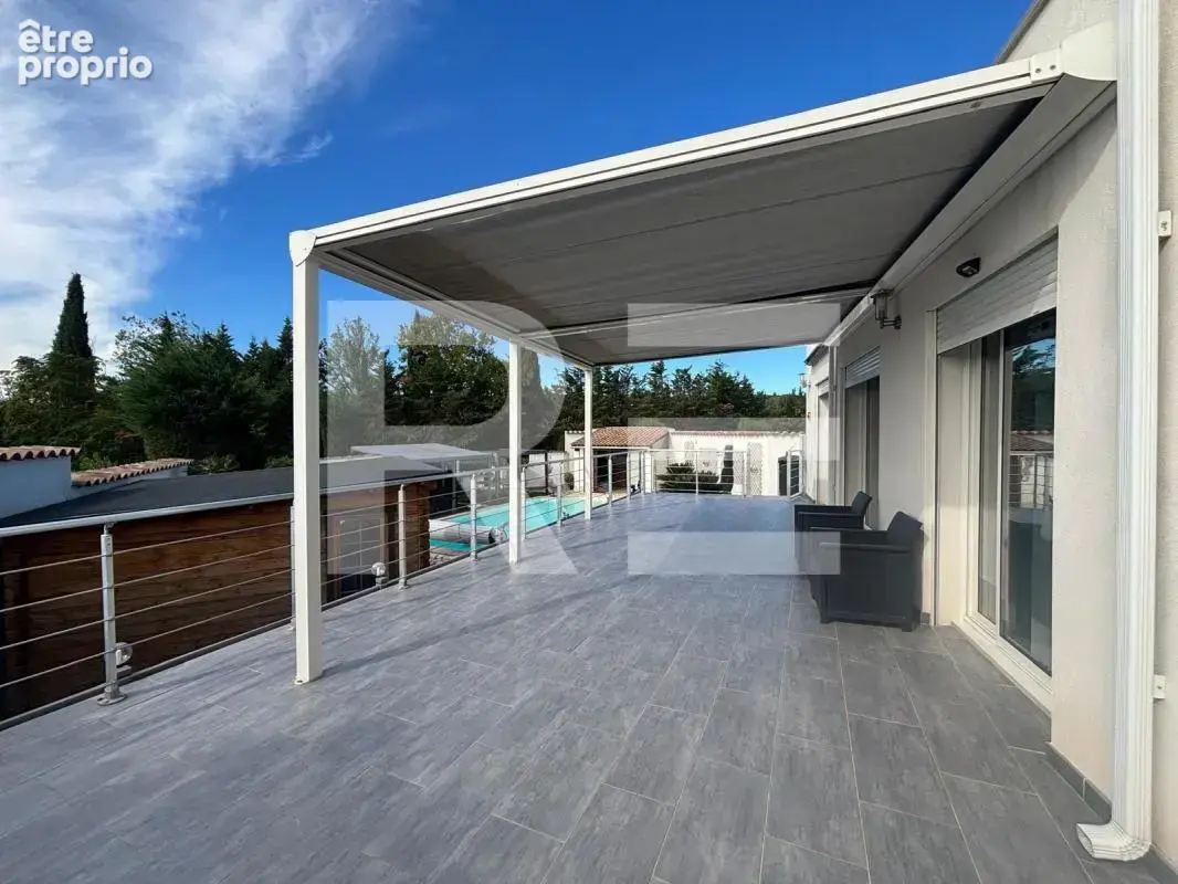 Villa 220 m², 6 chambres, piscine, jacuzzi et double garage - photo 3
