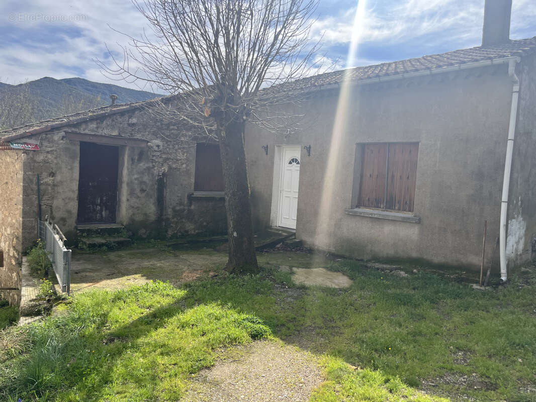 Maison à COLOMBIERES-SUR-ORB