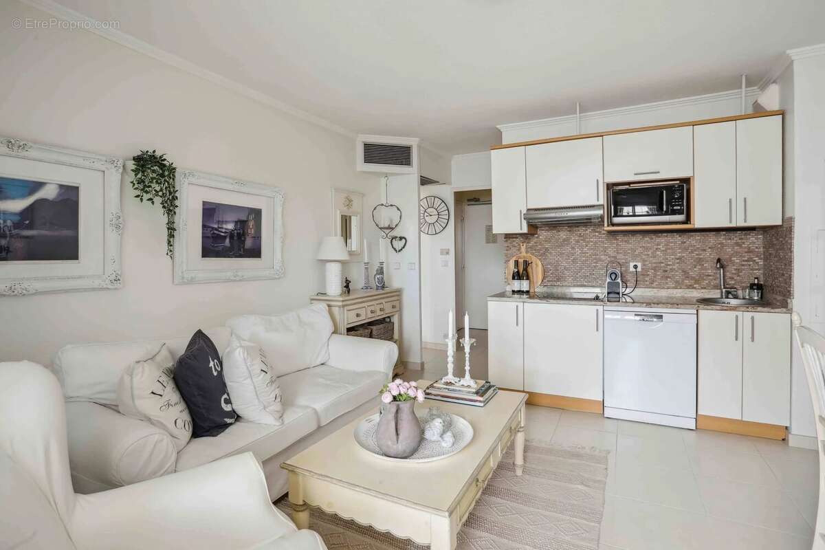 Appartement à MANDELIEU-LA-NAPOULE