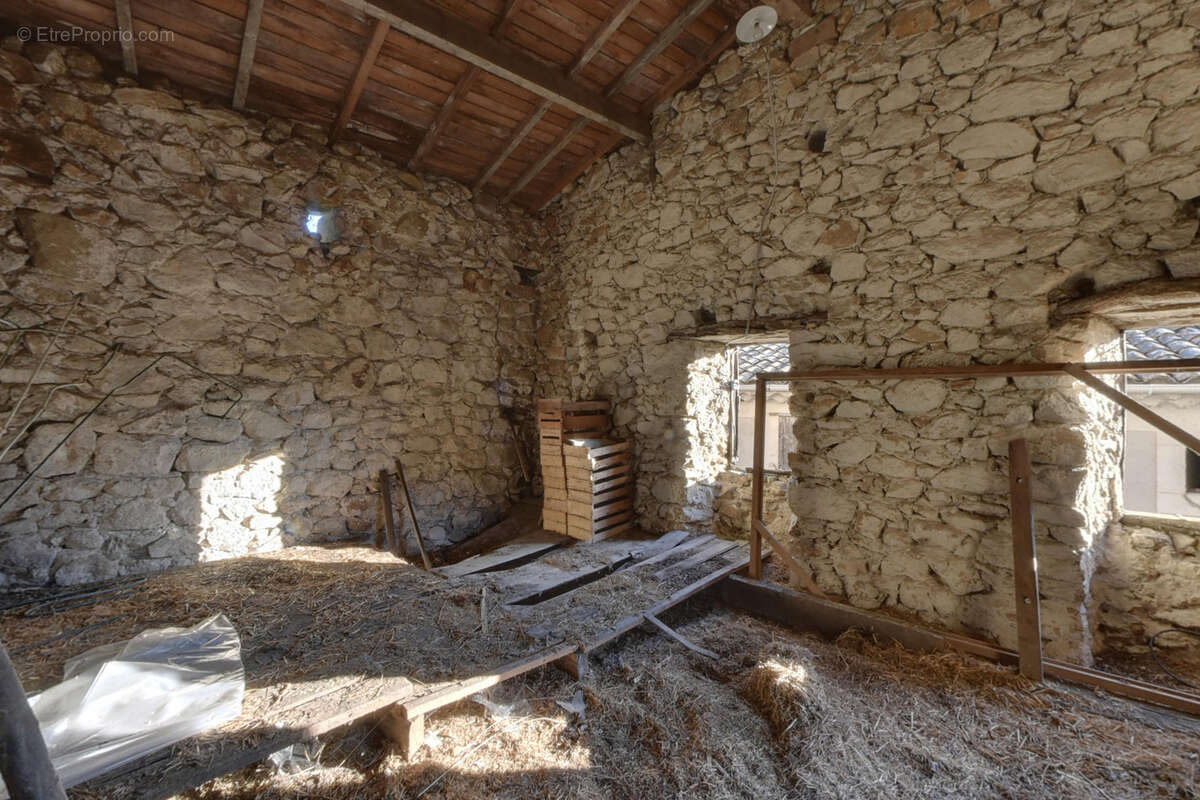 Maison à SAINT-FORTUNAT-SUR-EYRIEUX