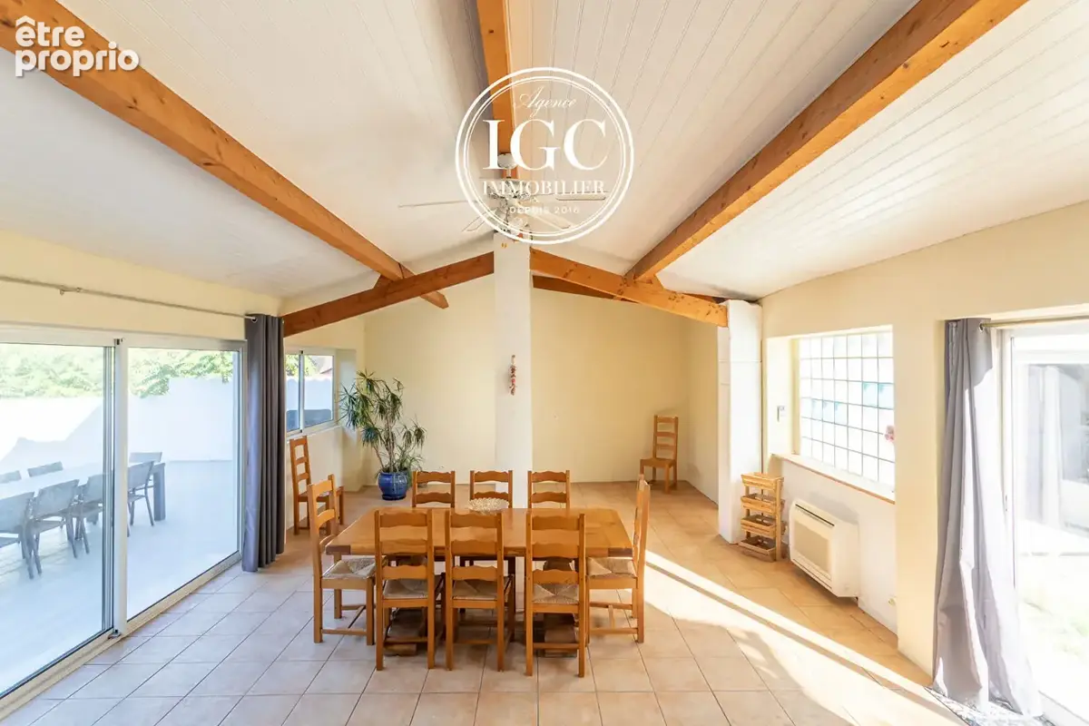 Maison T4 - 152 m² - Parcelle de 634 m² - CHATEAUNEUF LES MARTIGUES - photo 2