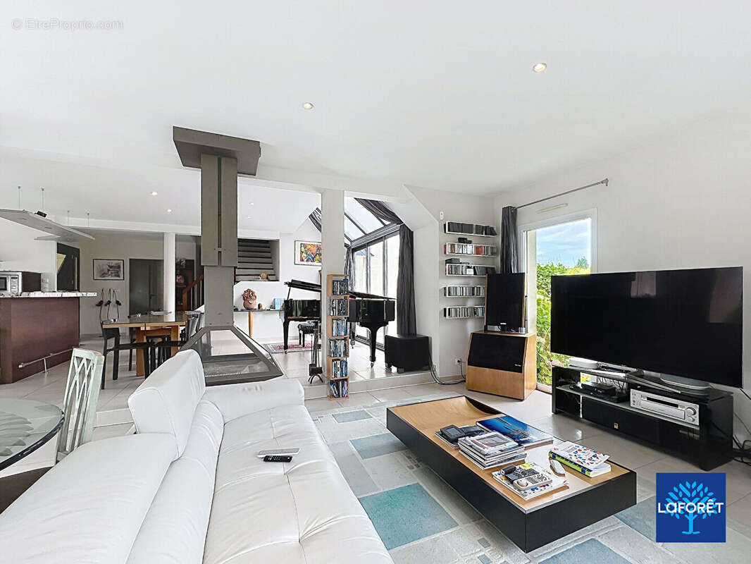 Maison t6 mathieu - 230 m2 - terrain 1040 m² - photo 4